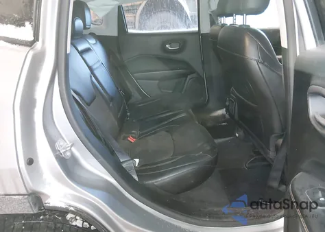 2018 Jeep Compass Latitude 4X4 from USA, damaged, VIN 3C4NJDBB2JT177582